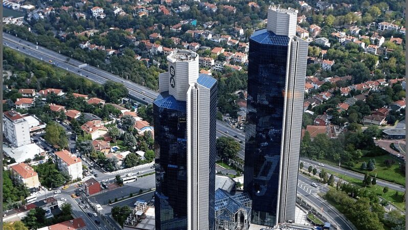 Sabancı Holding, yeni yapı organizasyonunu duyurdu.
