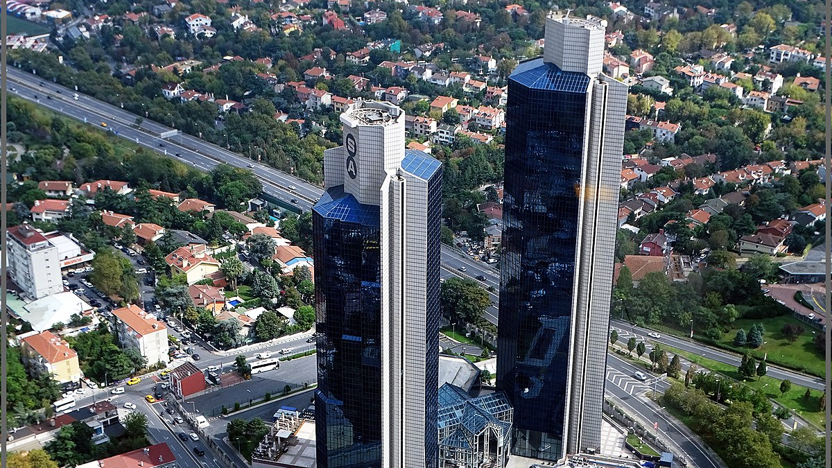 Sabancı Holding, yeni yapı organizasyonunu duyurdu.