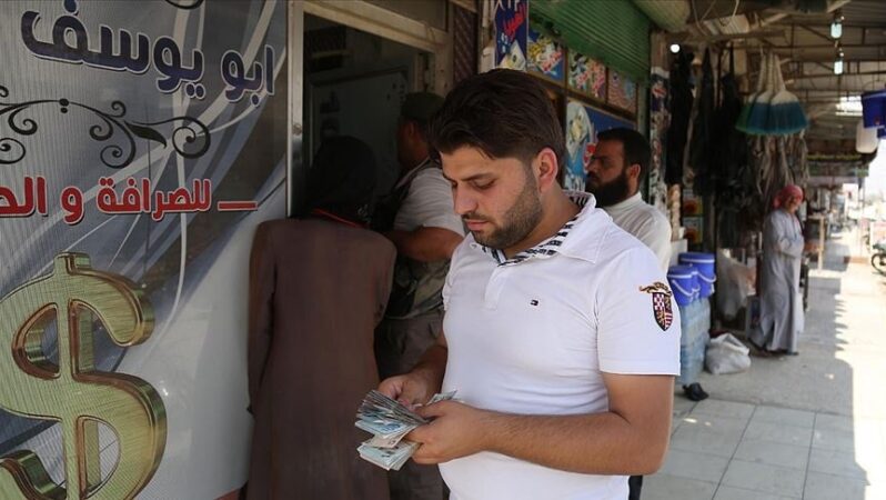 Suriye’de emekliler ve memurların maaşlarına yüzde 200 artış