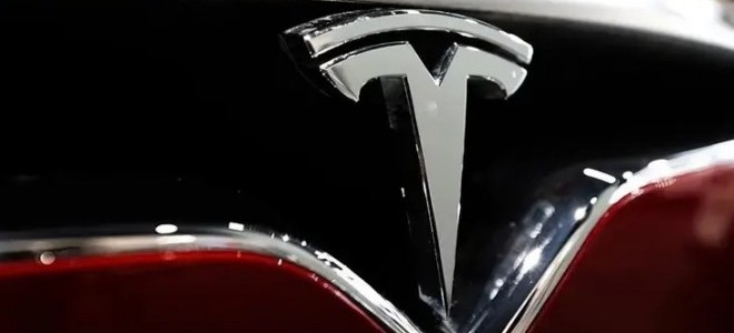 Tesla satışları Avrupa’da neredeyse yarı yarıya azaldı.