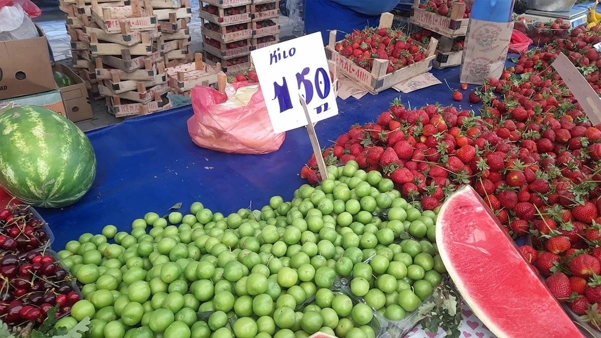 Yaz meyvelerinin kilosu 250 lira oldu! Cebimizi yakacak.