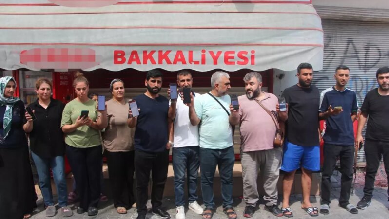 30 yıllık bakkal, mahallelinin elindekileri alıp kaçtı: Kardeşim yapardı, o yapmazdı.