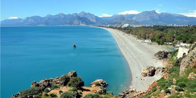 Rus Turistler Alanya’dan Uzaklaşıyor Mu? Soçi’deki Fiyat Patlaması Dikkat Çekti