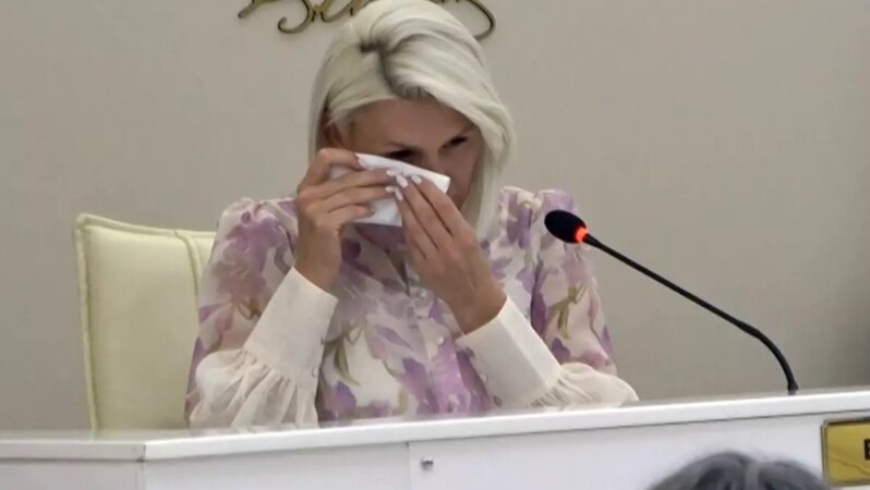 AK Parti ve MHP’nin desteğini alan Bilecik Belediye Başkanı duygularına hakim olamadı
