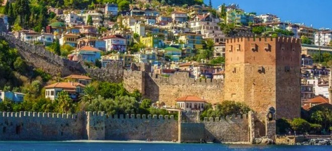 Amsterdam’dan Alanya’ya direkt uçuşlar artık haftada üç gün düzenleniyor