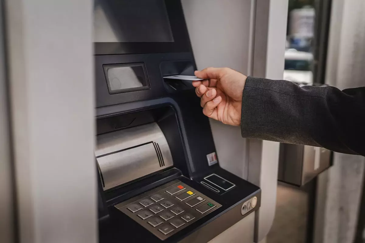 ATM’lerde yeni bir dönem! Bunu gerçekleştirmeyen para çekemeyecek.