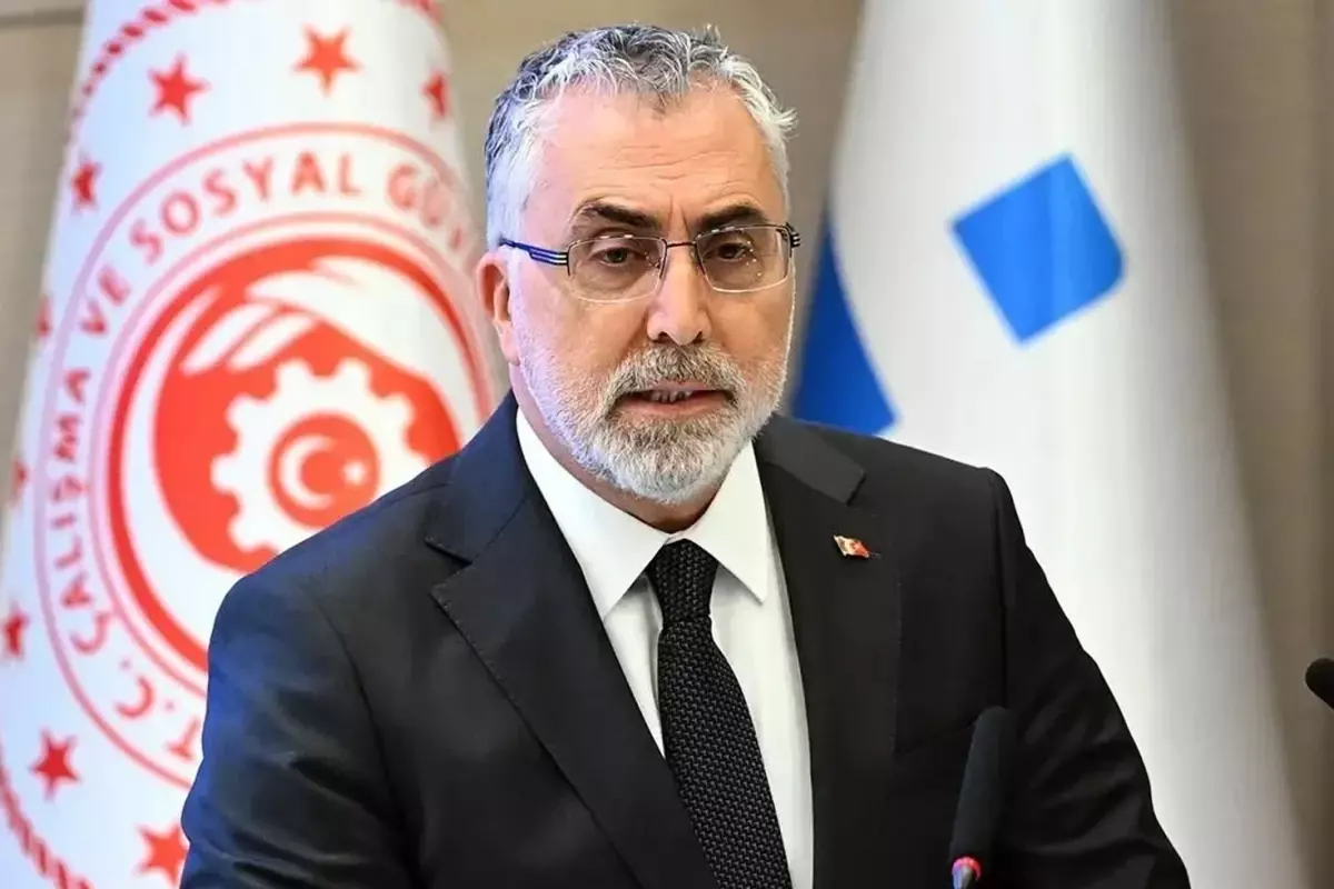 Bakan Işıkhan’dan ‘kamu işçilerine zam’ açıklaması: Teklif kamuoyuna maalesef farklı bir şekilde yansıdı