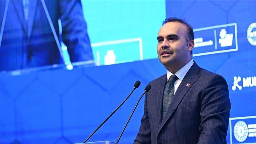 Bakan Kacır: Sanayicilerimiz üretiyor, Türkiye gelişiyor