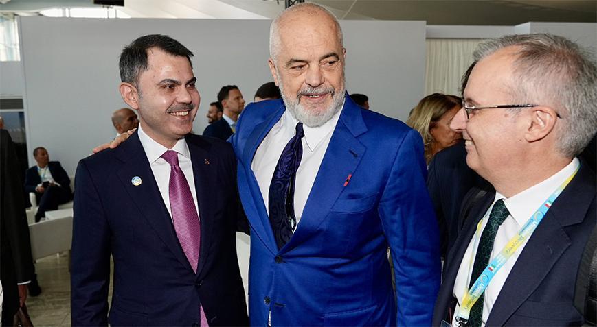 Bakan Kurum, Ukrayna’nın Yeniden İnşa Konferansı’na Katıldı: Birikimlerimizi Paylaşmaya Hazırız