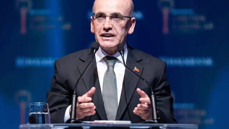 Bakan Şimşek, fiyatları azaltmak için bu yöntemi uygulayacak! Canlı yayında duyurdu.