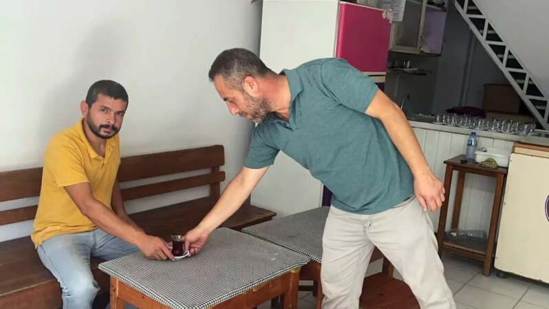 Çay ocağında ‘siyaset’ sohbetini yasakladı