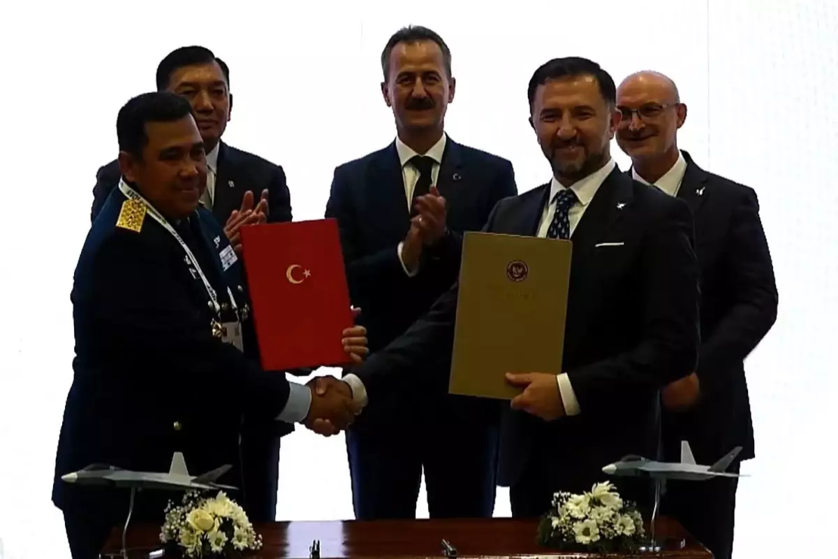 Cumhuriyet tarihindeki en büyük savunma ihracatı: 48 adet KAAN için sözleşmeler imzalandı.