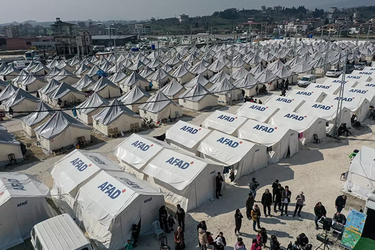 Deprem bölgesindeki borçların taksit süreleri uzatıldı.