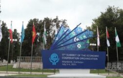 Ekonomik İşbirliği Teşkilatı Zirvesi Azerbaycan’da başladı