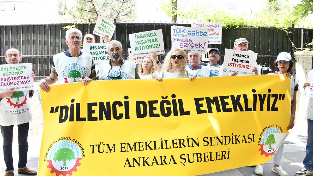 Emekliler Türkiye’de eylem yapacak