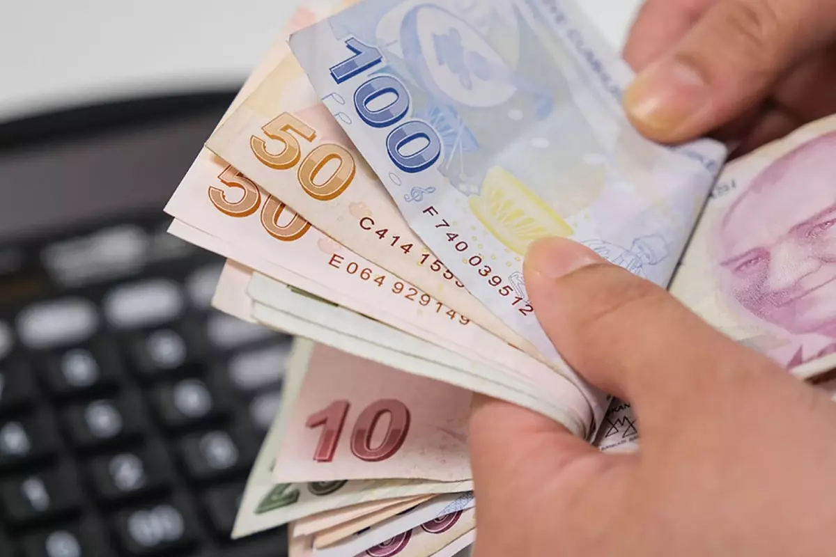 Emekliye Promosyon Yarışı Kızıştı: 27 Bin TL Veren Bankalar Bile Var!