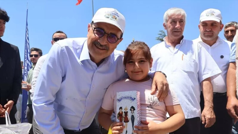 Fatih Dönmez Seyitgazi’de Esnaflar ve Vatandaşlarla Buluştu
