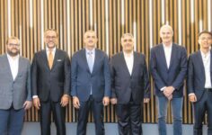 Finansal teknoloji uygulaması yolda.