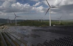 Güneş ve rüzgardan elektrik üretimi tarihinin zirvesine ulaştı