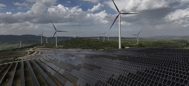 Güneş ve rüzgardan elektrik üretimi tarihinin zirvesine ulaştı