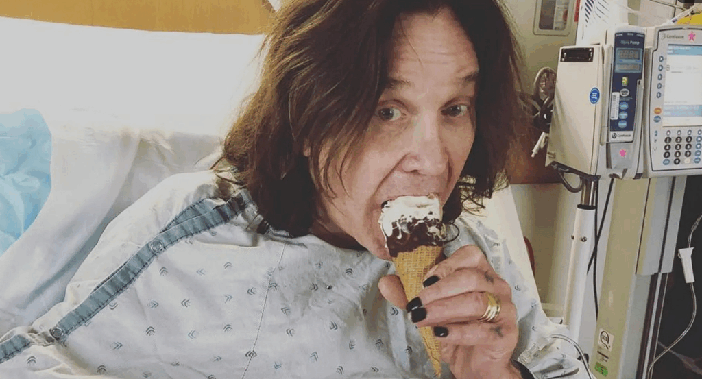 Bir Yıldız Daha Kaydı; Ozzy Osbourne 76 Yaşında Hayatını Kaybetti 5 image 109