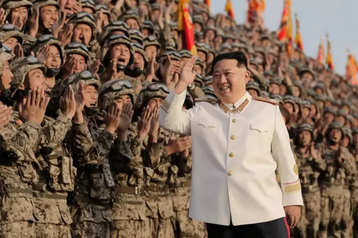 Kuzey Kore lideri Kim, Rusya’ya Ukrayna’ya karşı ‘koşulsuz destek’ vereceğini ifade etti.