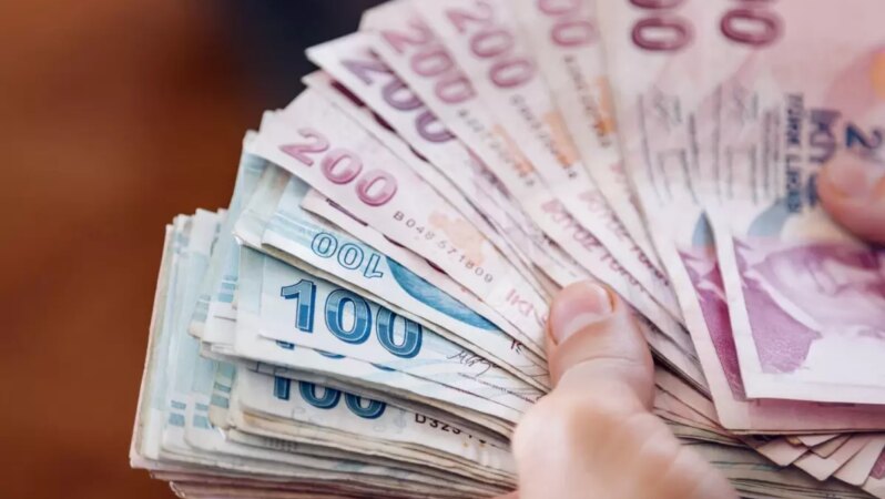 Mevduat ve yatırım fonlarına yönelik stopaj oranları yükseltildi.