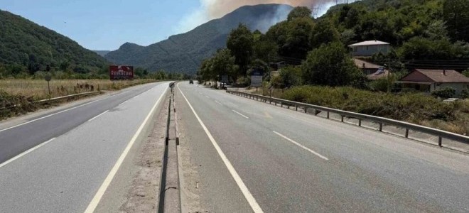 Sakarya’da D-650 karayolu trafiğe kapandı