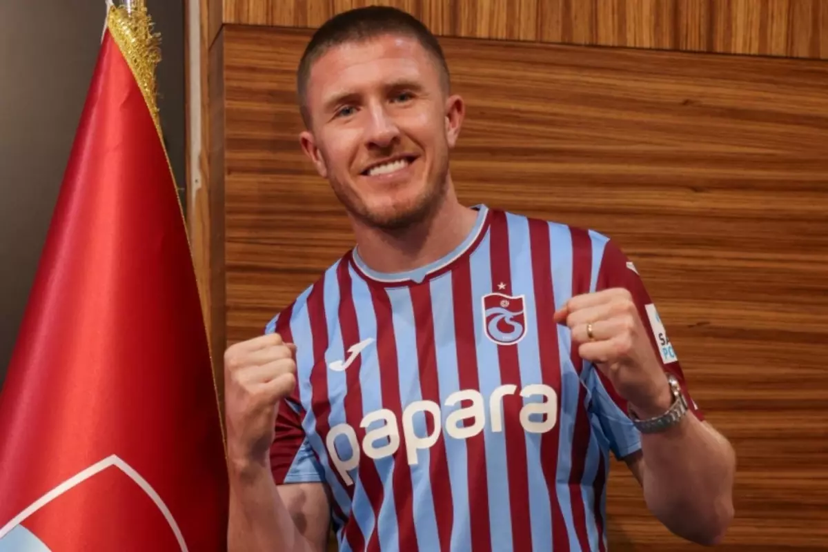 Trabzonspor, Lundstram’ı Hull City’ye ödünç verdi.