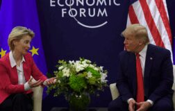 Trump, tarifelerle tehditte bulundu; Von der Leyen misilleme yapma tehdidinde bulundu.