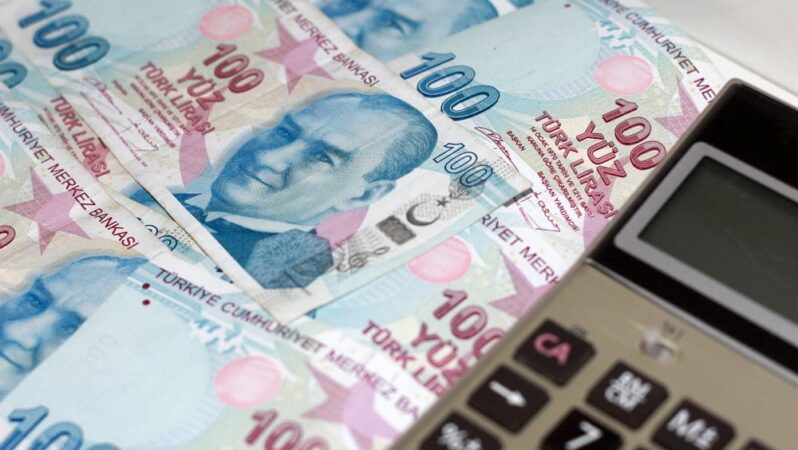 Yarın zamlı maaşlar açıklanıyor: Memur ve emekli ne kadar artış alacak?