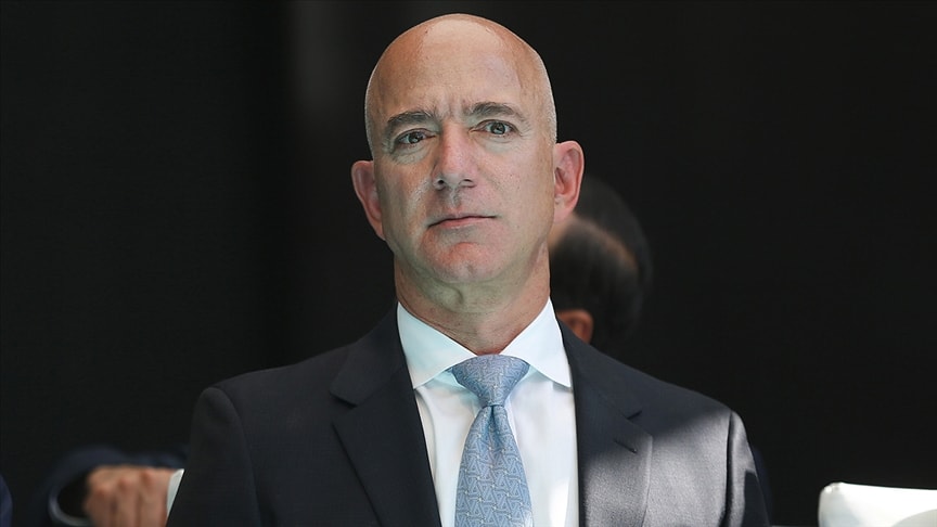 Yeni evli Bezos hisse sattı.