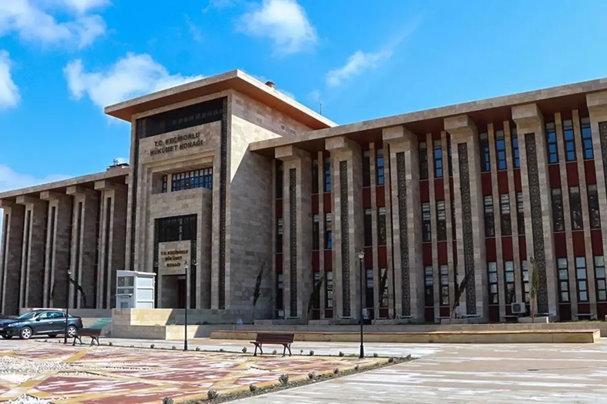 15 bin nüfuslu ilçeye 71 milyon liralık devlet binası