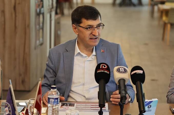 Kulislerde Konuşulan O İsim: Kahveci de AK Parti’ye mi Katılacak?