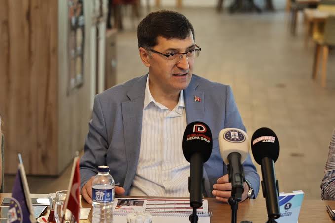 Kulislerde Konuşulan O İsim: Kahveci de AK Parti’ye mi Katılacak?