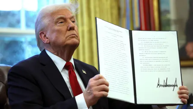 ABD Başkanı Trump, karşılıklı gümrük tarifelerini uygulamaya soktu.