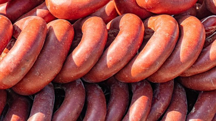 Aynı marka ikinci kez skandal yarattı: Sucukta domuz eti bulundu!