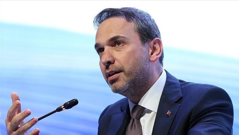 Bakan Bayraktar duyurdu! Elektrik üretiminde yeni bir rekor elde edildi.