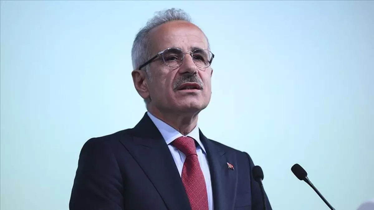 Bakan Uraloğlu açıkladı: Trabzon’a ikinci havalimanı inşa ediliyor