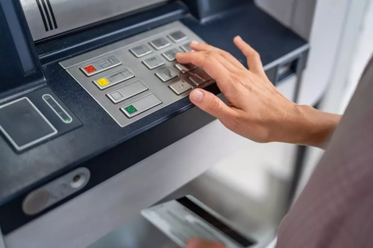 Bankalarda yeni dönem! ATM’lerde para yatırma işlemlerine ilişkin düzenleme yapıldı.