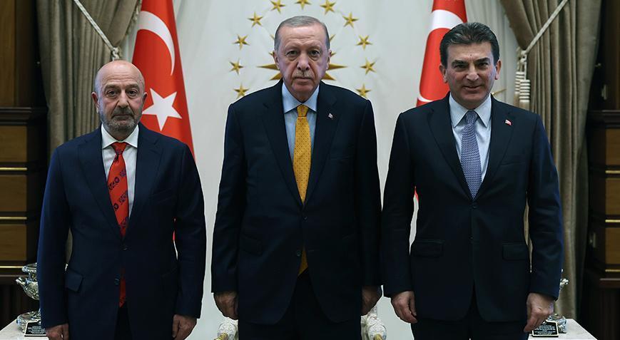 Cumhurbaşkanı Recep Tayyip Erdoğan, OYAK Yönetim Kurulu’nu ağırladı.