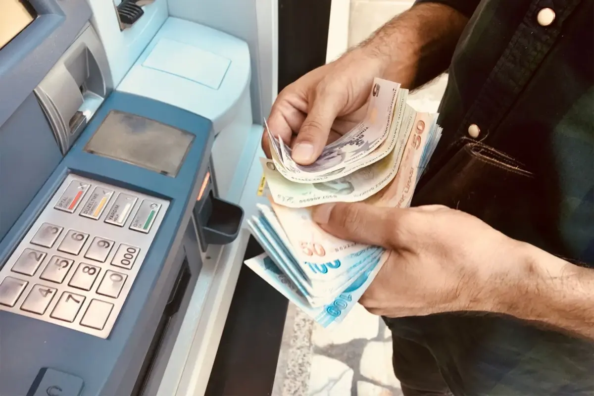 Dünyanın en büyük bankası, Türkiye’deki şubelerinin dörtte birini kapatıyor.