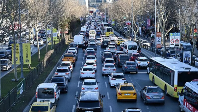 İstanbul trafiğine yeni düzenleme! Otobüsler için öncelikli yol geliyor