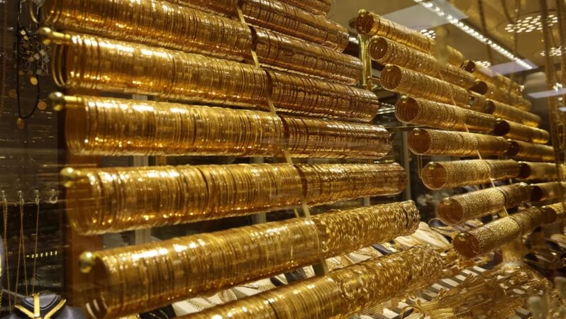 Kuyumcular, altının yıl sonunda 6 bin lira olacağını belirtti.