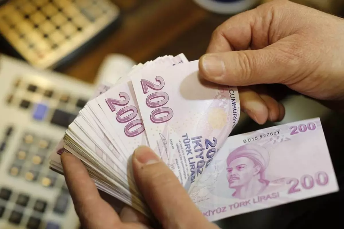 Memur-Sen’den hükümetin zam teklifine ilk yanıt: Pazarlık yapılacak bir teklif yok