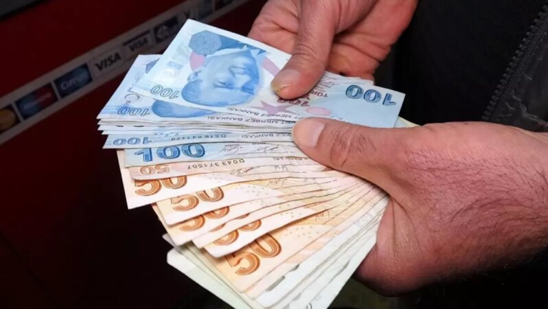 Memurlar ve emekliler için önemli gün: Gözler saat 14’te.