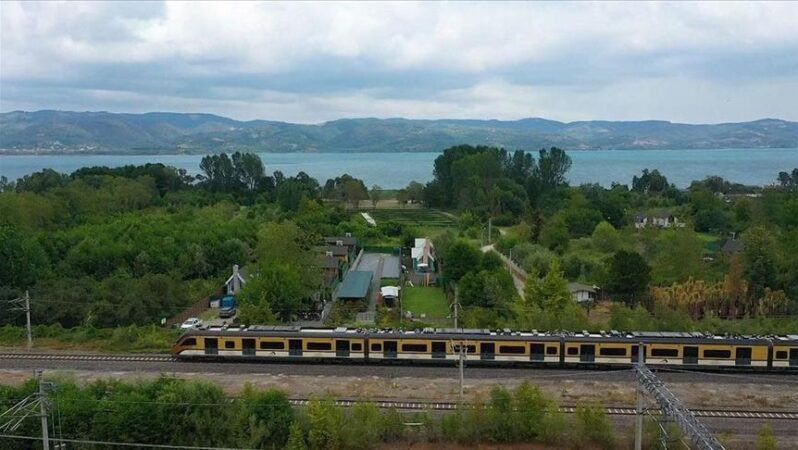 Milli banliyö tren setinin ikinci üretimi tamamlandı.