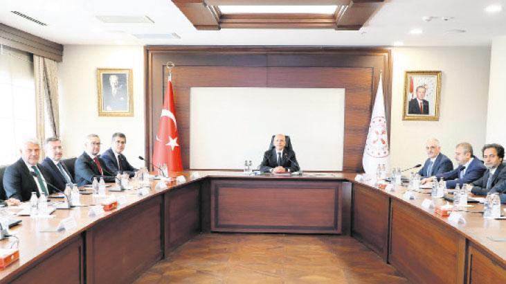 Sanayi üretimi ikinci çeyrekte %7.3 büyüdü