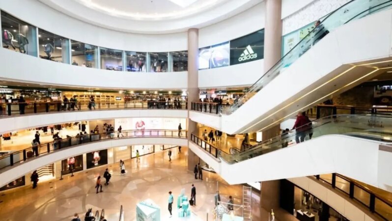 Türkiye’deki ilk lüks AVM kapandı.
