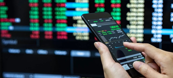 Yabancı yatırımcı, 135 milyon dolarlık hisse senedi aldı.